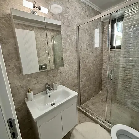 Viva Solid House Mamaia